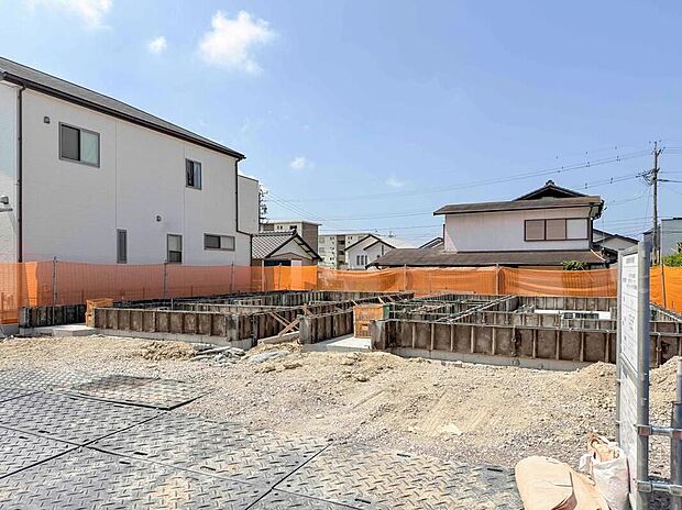 【現地外観写真】住宅の構造や設備仕様・完成イメージなどのご質問はいつでもお気軽にお問い合わせ下さいませ☆資料もお送りいたします♪