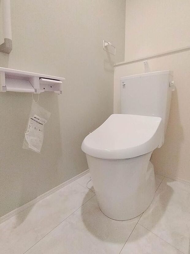 【トイレ】☆6号棟☆トイレスペースが１・２階にございますので、朝の混雑時に家族が分散して使用できます。またゲスト用・家族用と分けることも出来ますよ。