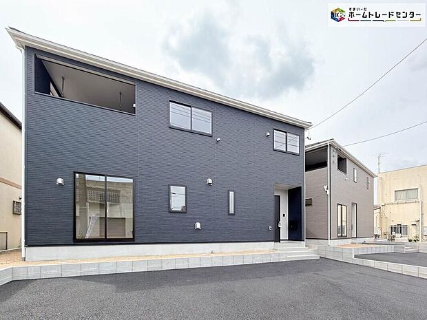 【現地外観写真】堂々完成いたしました！ぜひ現地にて、実際の建物・街並み・陽当たり等ご確認下さい♪お気軽にお問い合わせください☆