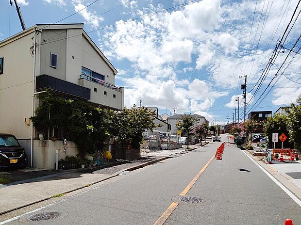 【前面道路含む現地写真】道路幅:約11.98~11.99m!写真だけではわからない魅力を、ぜひ現地で!