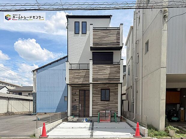 【現地外観写真】堂々完成いたしました！ぜひ現地にて、実際の建物・街並み・陽当たり等ご確認下さい♪お気軽にお問い合わせください☆