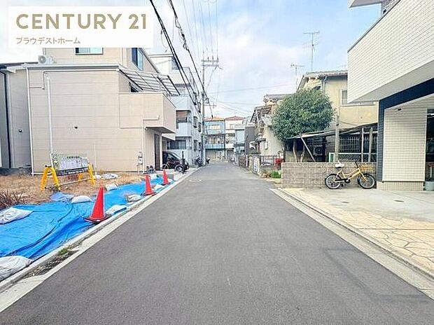 【前面道路含む現地写真】(2026年2月1日撮影)
閑静な住宅街で落ち着いた環境