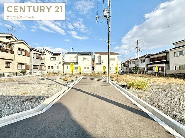 【前面道路含む現地写真】土曜日・日曜はもちろん平日のご案内も可能です。
お気軽にお問い合わせください。