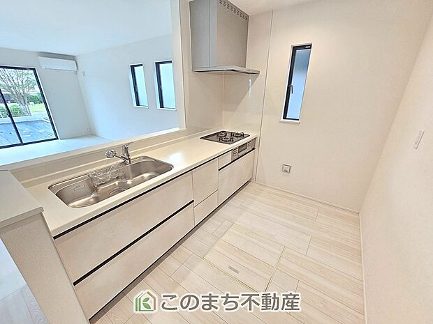 同社施工物件の写真です。※建具やフローリング、その他仕様が異なる場合がございます。