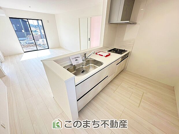 同社施工物件の写真です。※建具やフローリング、その他仕様が異なる場合がございます。