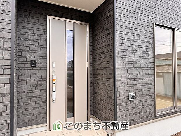 【玄関】スタイリッシュな玄関スペース