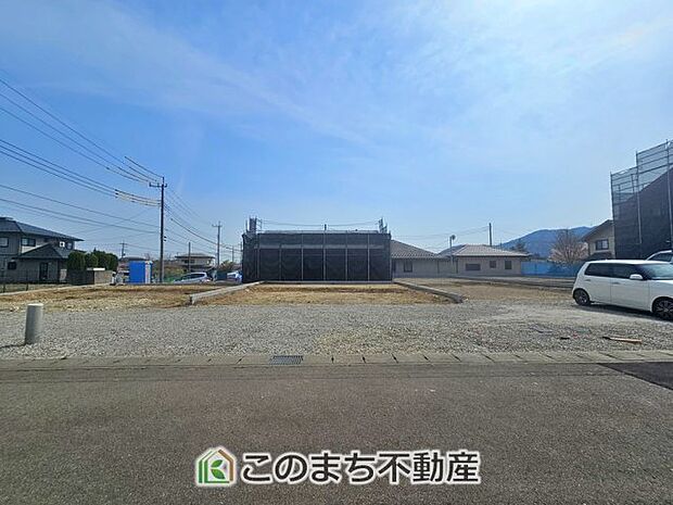 【外観】建築中現地写真（同社施工の完成物件・モデルハウスがご見学できます）