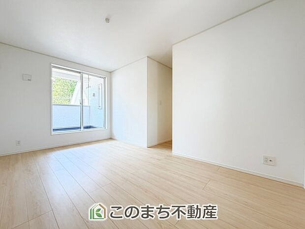 【洋室】南向きで陽当たりの良い洋室♪風通しもよく快適です☆