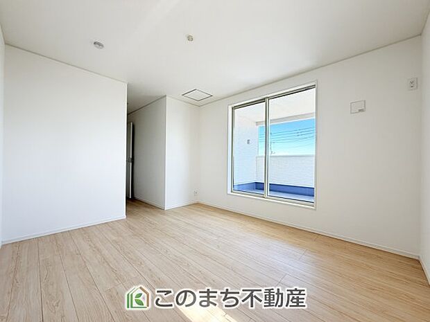 【洋室】南向きで陽当たりの良い洋室♪風通しもよく快適です☆