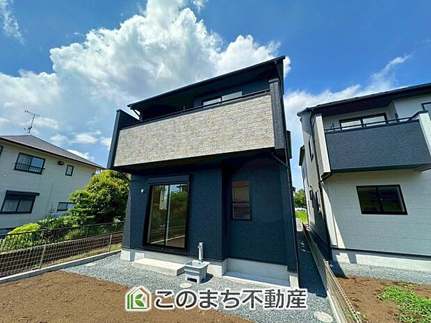 【外観】建物完成につきご内覧可能です！ 飽きのこないシンプルな外観と 閑静な住宅街は永住の地にピッタリです♪ 