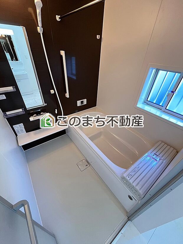 【風呂】同社施工物件の写真です。※建具やフローリング、その他仕様が異なる場合がございます。