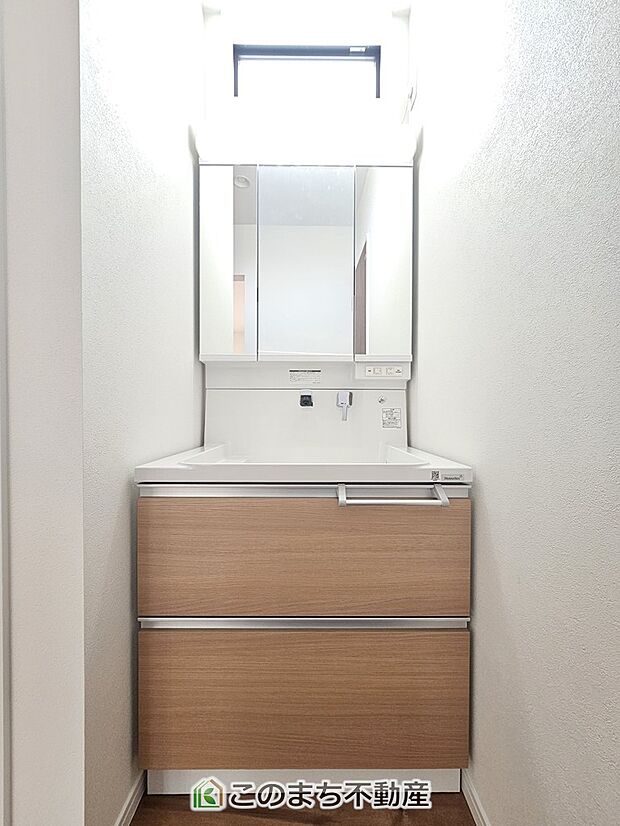 【独立洗面台】シャンプードレッサーで朝の身支度♪伸びるホースでお掃除も簡単清潔です!