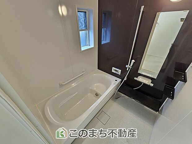 【風呂】同社施工物件の写真です。※建具やフローリング、その他仕様が異なる場合がございます。