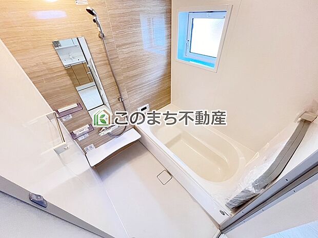 【風呂】同社施工物件の写真です。※建具やフローリング、その他仕様が異なる場合がございます。