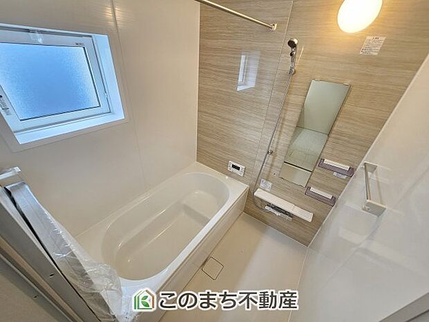 【風呂】同社施工物件の写真です。※建具やフローリング、その他仕様が異なる場合がございます。