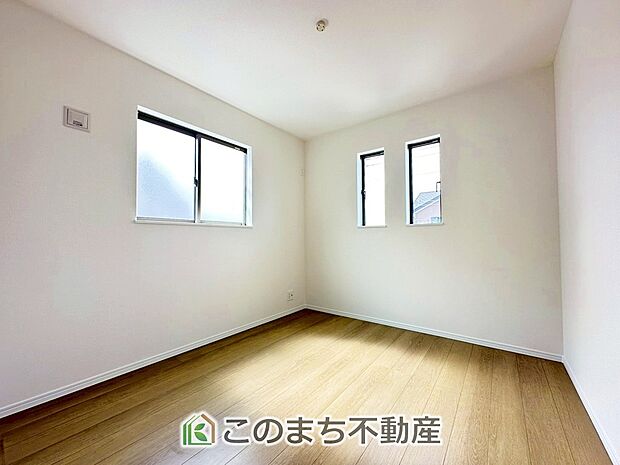 【洋室】大切なプライベート空間は、趣味に合わせて使って頂けるようシンプルに仕上げてあります。