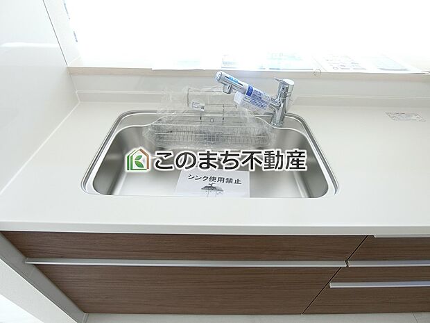【キッチン】同社施工物件の写真です。※建具やフローリング、その他仕様が違う場合がございます。