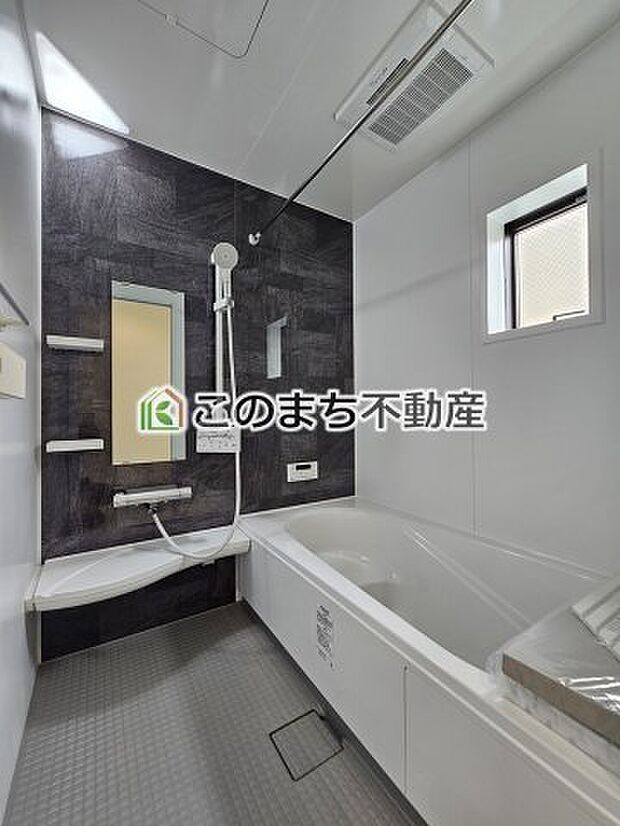 【風呂】同社施工物件の写真です。※建具やフローリング、その他仕様が異なる場合がございます。