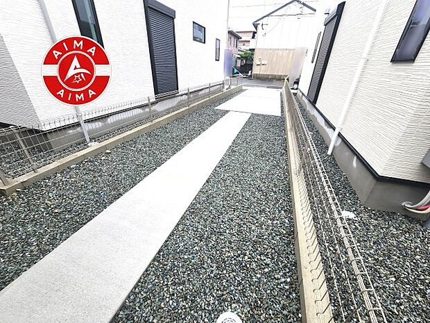 【外観】広々した駐車場になります。