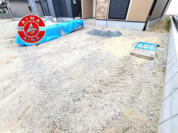 【外観】広々した駐車場になります。