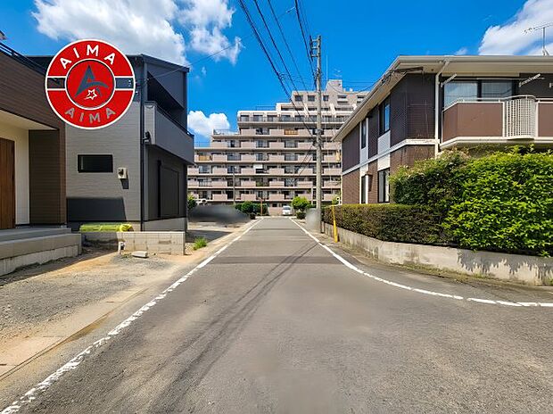 【外観】前面道路含む現地の写真です。