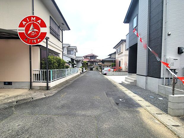 【外観】前面道路含む現地の写真です。