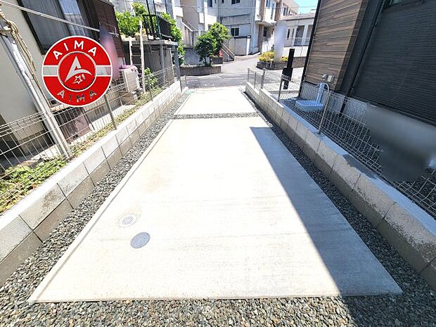 【外観】広々した駐車場になります。