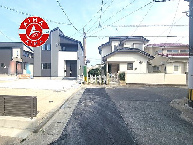 【外観】前面道路含む現地の写真です。