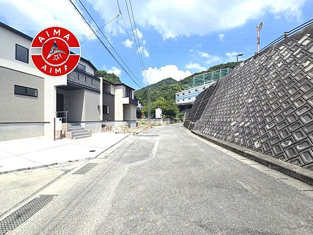 【外観】前面道路含む現地の写真です。