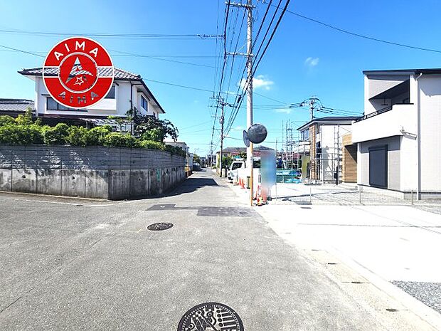 【外観】前面道路含む現地の写真です。