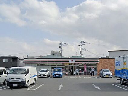 セブンイレブン 福岡老司3丁目店 徒歩665m