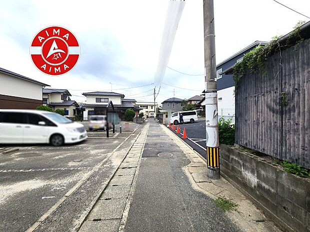 【外観】前面道路含む現地の写真です。