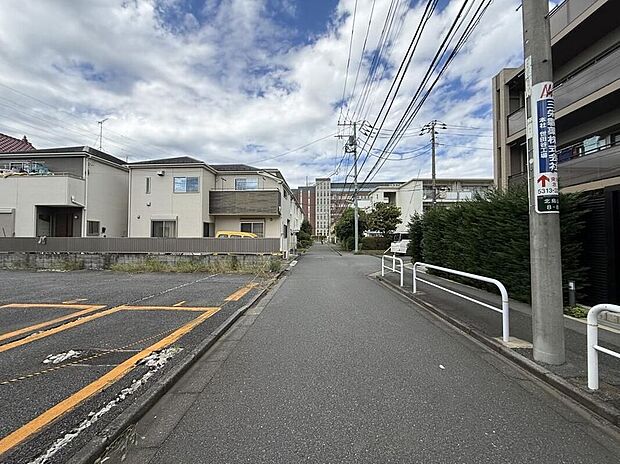 ただ「住まう」だけではございません。気持ち良く住んで欲しい気持ちをこめて…。お住まいの事、住まう街の事、お金の事、何でもご相談下さいませ。