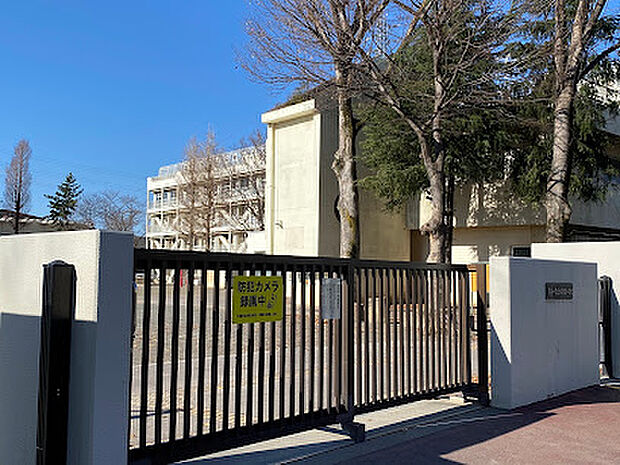 府中市立本宿小学校 (約800m)
