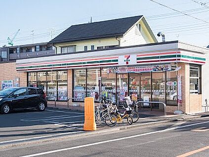 セブン-イレブン 国立富士見台中央店 200m(徒歩3分)