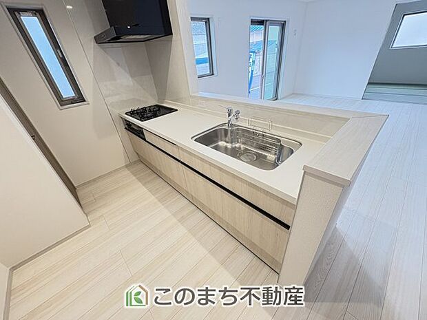 人気の対面式キッチン☆料理をしながらご家族とコミュニケーションが取れます♪
