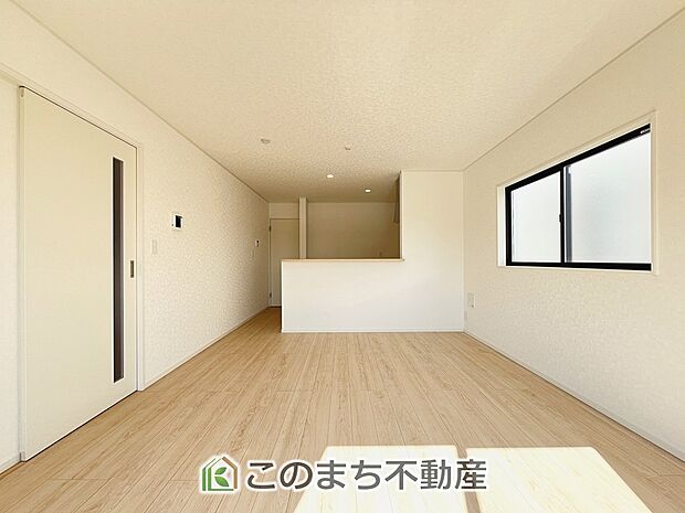 同社施工物件写真。※建具やフローリング、その他仕様が異なる場合がございます。