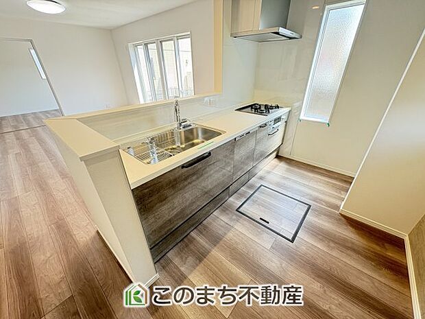 人気の対面式キッチン☆料理をしながらご家族とコミュニケーションが取れます♪