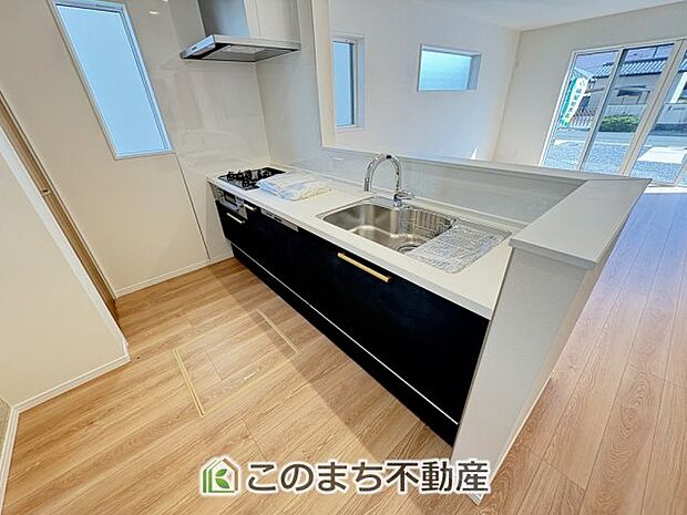 人気の対面式キッチン☆料理をしながらご家族とコミュニケーションが取れます♪