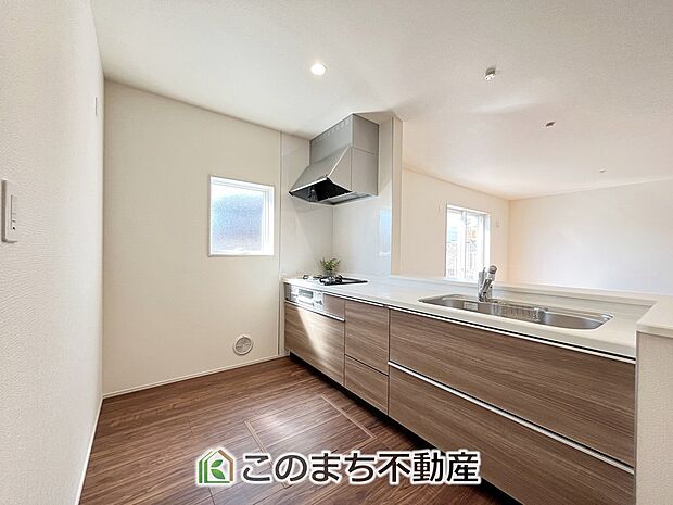 同社施工物件写真。※建具やフローリング、その他仕様が異なる場合がございます。
