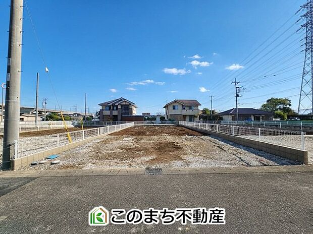 前面道路も広くお車の出し入れもスムーズに行えます☆