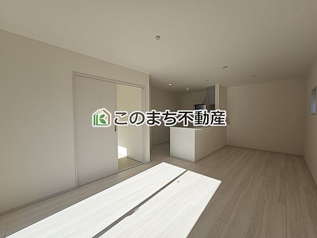 同社施工物件写真。※建具やフローリング、その他仕様が異なる場合がございます。