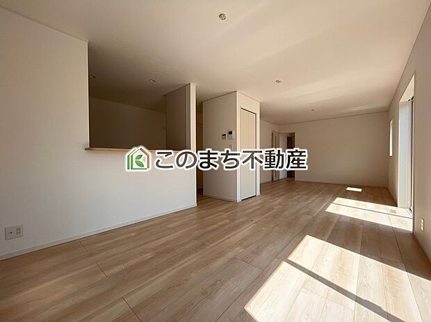 同社施工物件写真。※建具やフローリング、その他仕様が異なる場合がございます。