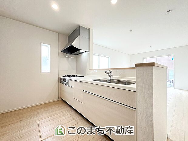 同社施工物件写真。※建具やフローリング、その他仕様が異なる場合がございます。