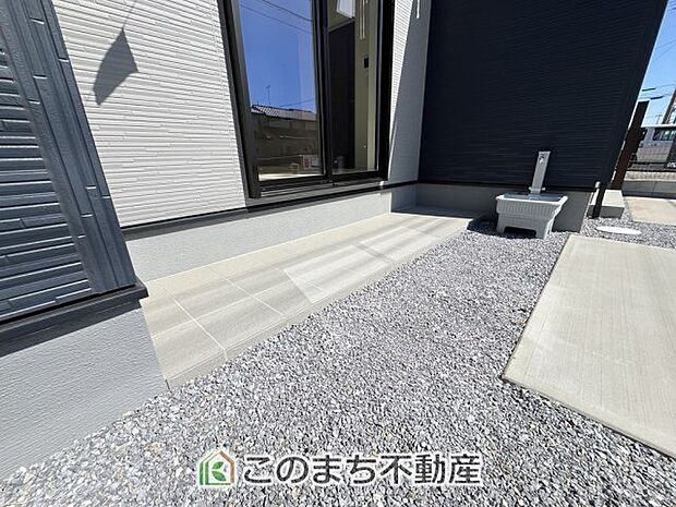 【外観】同社施工物件写真。※建具やフローリング、その他仕様が異なる場合がございます。
