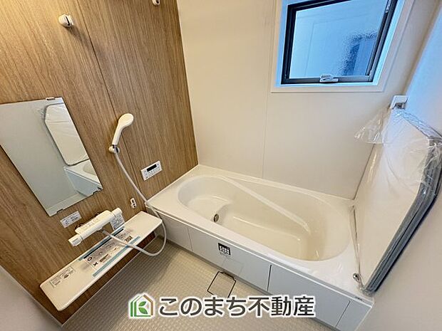 【風呂】風呂は足を伸ばしてゆったり入浴できる1坪タイプ☆