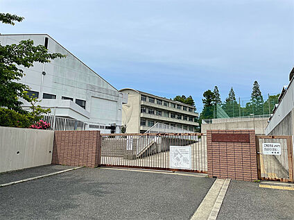 岬中学校 1840m(徒歩23分)