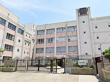 矢田中学校 640m(徒歩8分)
