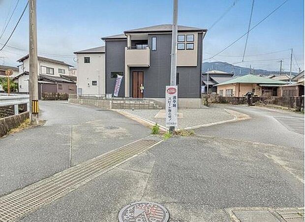 【前面道路】前面道路:西側4m、南東側4mに面しています。西鉄バス「仙道」停:徒歩約10分!