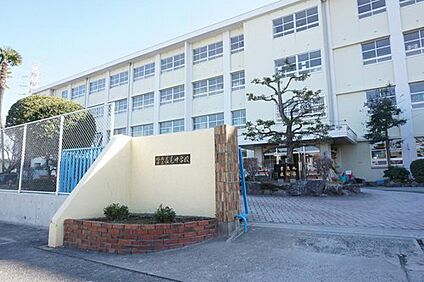 福岡市立長尾中学校 1291m